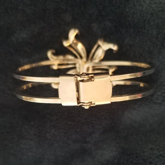 Red Rhinestone Hinged Bracelet - Picture 4 of 4